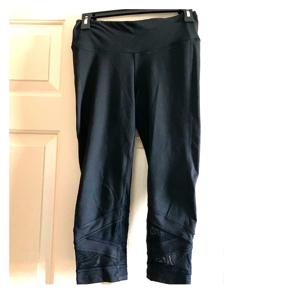 Cropped black leggings